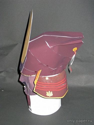 Модель самурайского шлема из бумаги/картона