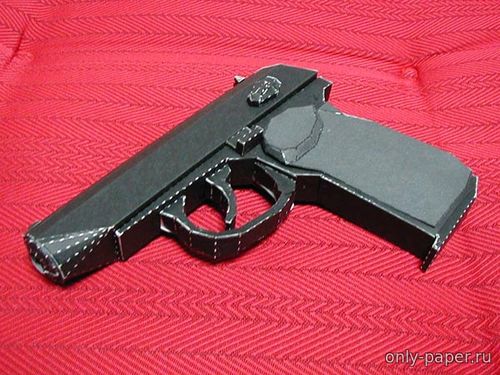 Модель пистолета Макарова из бумаги/картона