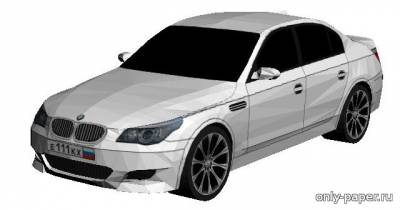Модель автомобиля BMW M5 E60 из бумаги/картона