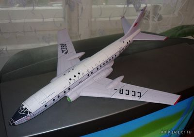 Модель самолета Ту-104 из бумаги/картона