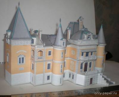 Модель Массандровского дворца из бумаги/картона