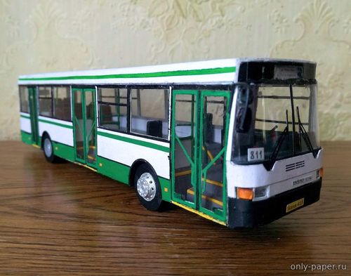 Модель автобуса Икарус 415.33 из бумаги/картона