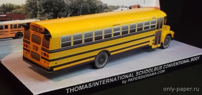 Модель школьного автобуса Thomas / International 3800 из бумаги/картон
