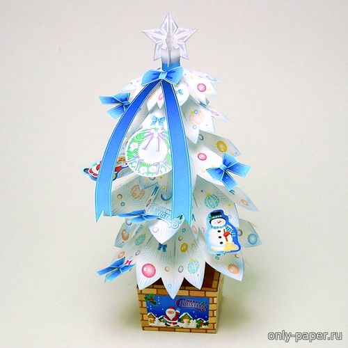 Модель белой новогодней елки из бумаги/картона