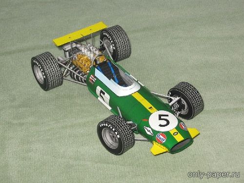 Модель болида Brabham BT26 из бумаги/картона