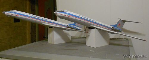 Модель самолета Ту-134А командующего ЗКВО из бумаги/картона