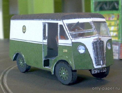 Модель фургона Morris Commercial Light Van из бумаги/картона