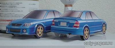 Модель автомобиля Mazda Familia из бумаги/картона