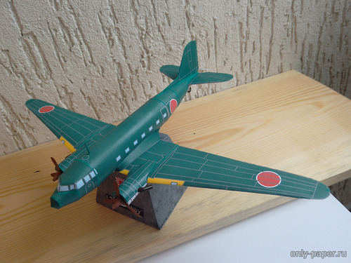 Модель самолета Showa L2D3 Tabby из бумаги/картона