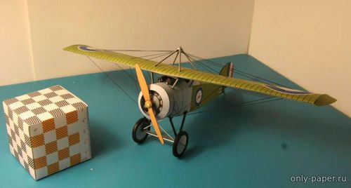 Модель самолета Sopwith Swallow из бумаги/картона