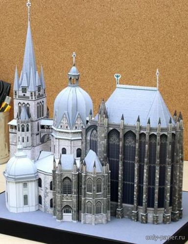 Сборная бумажная модель / scale paper model, papercraft Ахенский собор, Германия (Canon) 