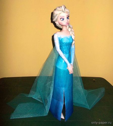 Сборная бумажная модель / scale paper model, papercraft Снежная королева Эльза / Elsa the Snow Queen (Холодное сердце / Frozen) 