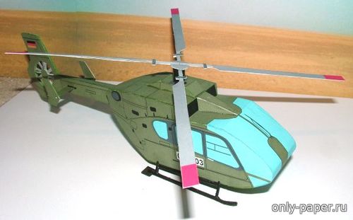 Модель вертолета Eurocopter EC 135 из бумаги/картона