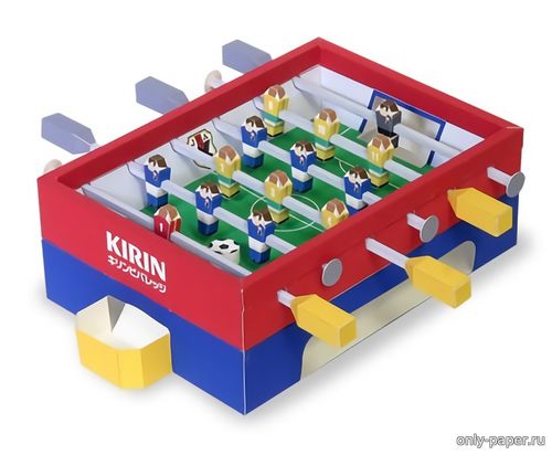 Модель настольного футбола из бумаги/картона