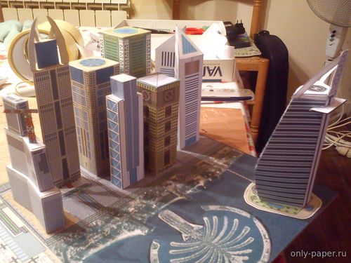 Модель диорамы Дубая из бумаги/картона