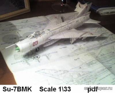 Модель самолета Су-7БМК из бумаги/картона