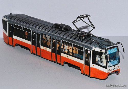 Сборная бумажная модель / scale paper model, papercraft Трамвай 71-619К (КТМ-19) в бело-оранжевом цвете с подарочным боксом-подставкой (Mungojerrie) 