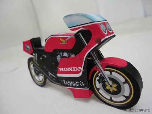Модель мотоцикла Honda V-PER CB750 из бумаги/картона