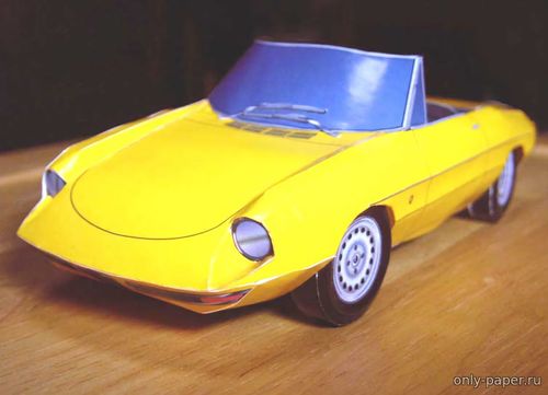 Модель автомобиля Alfa Romeo Spider 1600 Duetto из бумаги/картона