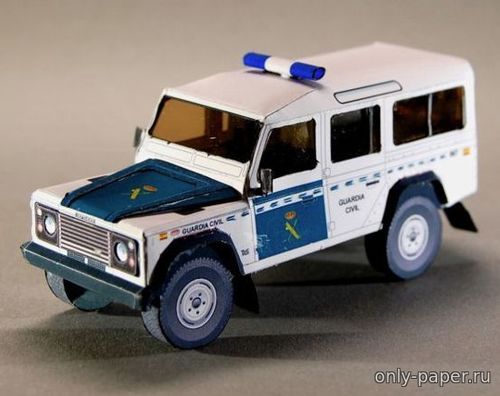Модель автомобиля Land Rover Defender 110 из бумаги/картона
