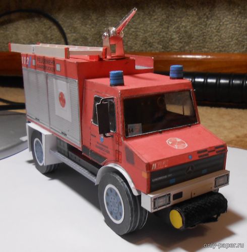 Сборная бумажная модель / scale paper model, papercraft Mercedes-Benz Unimog 1550L Fire Engine 