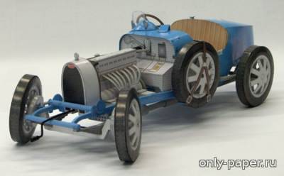 Модель автомобиля Bugatti 35B из бумаги/картона