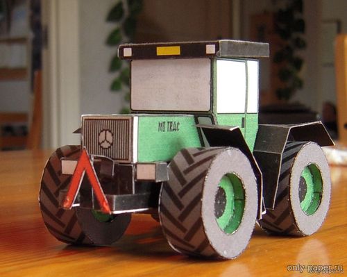 Модель трактора MB Trac из бумаги/картона