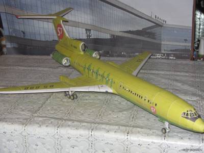 Модель самолета Ту-154М S7 из бумаги/картона