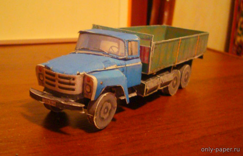 Модель грузовика ЗиЛ-133ГЯ из бумаги/картона