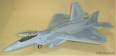 Модель самолета F/A-22 Raptor из бумаги/картона