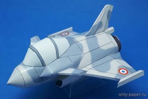 Модель самолета Dassault Rafale из бумаги/картона