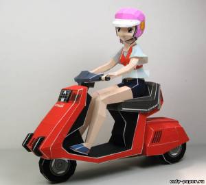 Модель девушки на мотороллере Honda Stream из бумаги/картона