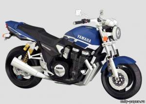 Модель мотоцикла Yamaha XJR1300 из бумаги/картона