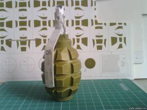 Сборная бумажная модель / scale paper model, papercraft Ручная оборонительная граната Ф1 (Лимонка) 