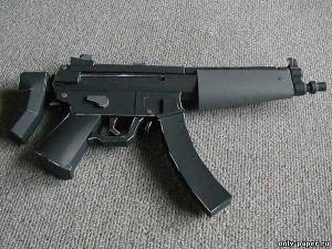 Бумажная модель пистолета-пулемета Heckler & Koch MP5A5