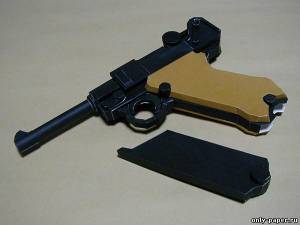 Модель пистолета Люгер Р-08 «Парабеллум» из бумаги/картона