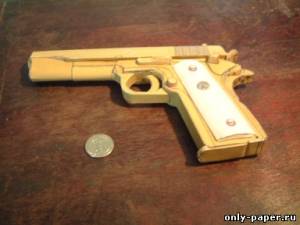 Модель пистолета Colt 1911a из бумаги/картона