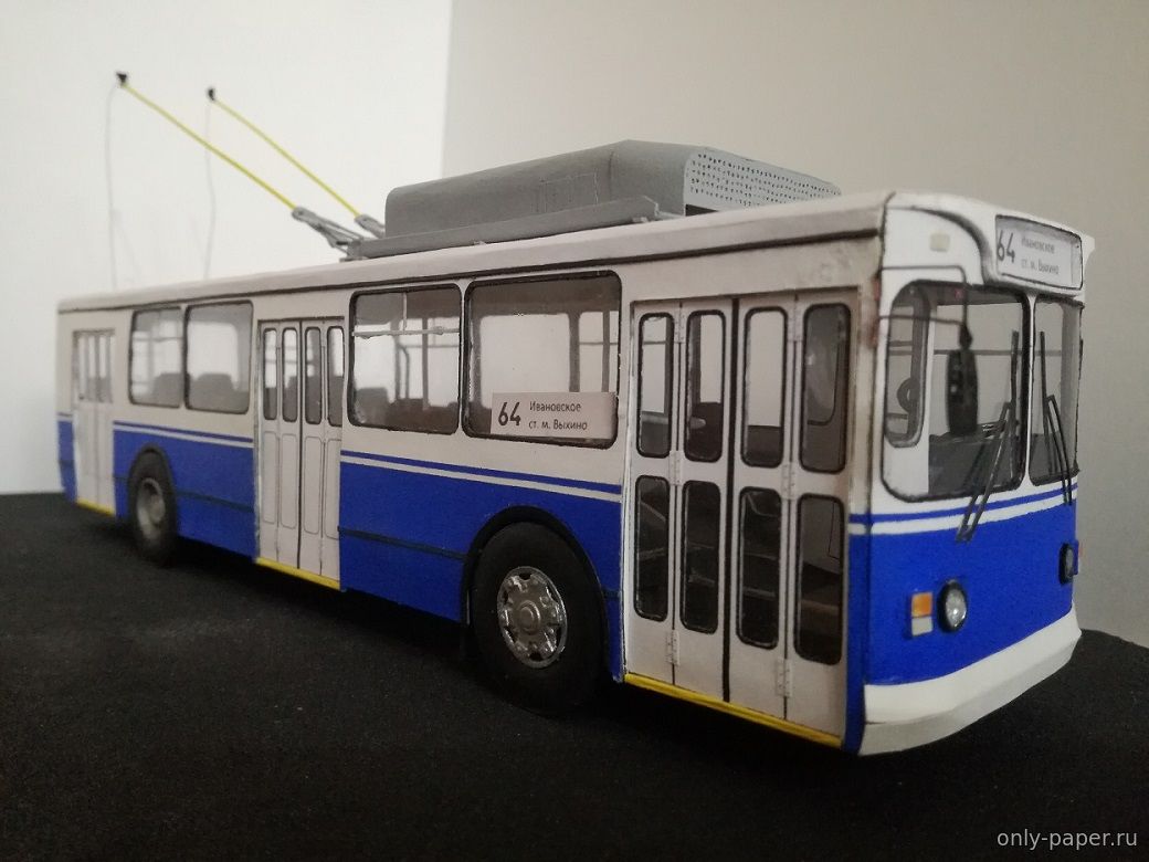 Бумажный троллейбус рф. ЗИУ 682 модель. Модель троллейбуса ЗИУ-682. ЗИУ 1/43. МТРЗ ЛИАЗ 5256.