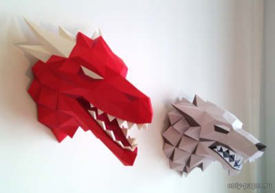 Модель головы лютоволка и дракона из бумаги/картона