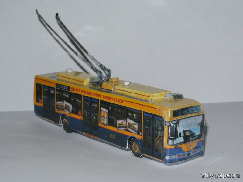 Бумажный троллейбус рф. Модель троллейбуса БКМ 321. Масштабная модель БКМ 321. БКМ 321 игрушка. Моделька троллейбуса БКМ 321.