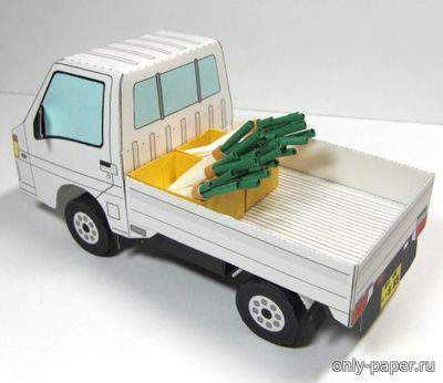 Модель автомобиля Subaru Sambar Truck из бумаги/картона