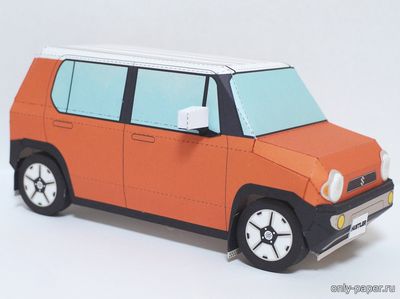 Модель автомобиля Suzuki Hustler из бумаги/картона