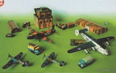 Модель диорамы аэропорта RAF Второй мировой войны из бумаги/картона