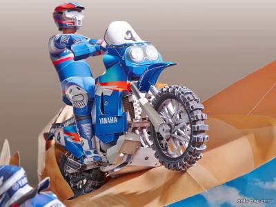 Модель мотоцикла Yamaha XTZ850R с фигуркой гонщика из бумаги/картона