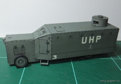 Модель бронеавтомобиля Somua-Naval из бумаги/картона