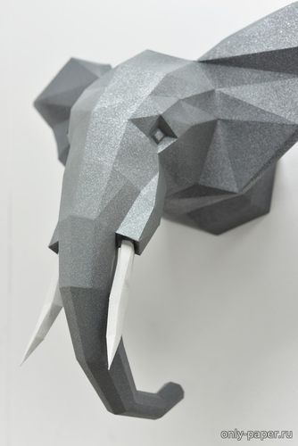 Модель головы слона из бумаги/картона