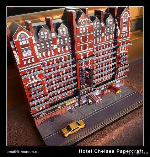 Модель отеля «Челси» из бумаги/картона