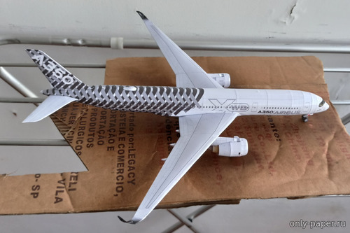 Сборная бумажная модель / scale paper model, papercraft Airbus A350-900 Carbon Fiber 