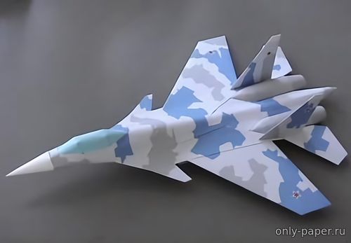 Модель самолета Cy-35 из бумаги/картона