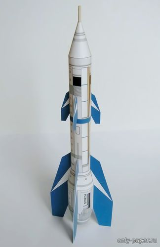 Модель ракета-носителя Сатурн-1Б из бумаги/картона